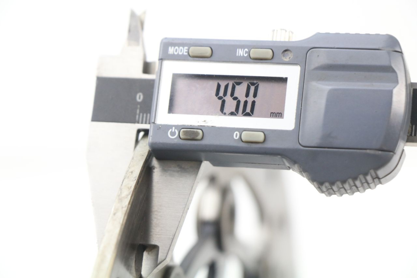 photo de BREMSSCHEIBE VORNE HONDA CBR RR FIREBLADE 1000 (2006 - 2007) - Details der Befestigungspunkte