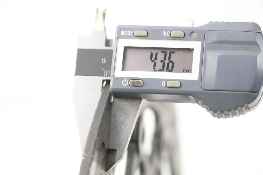 photo de BREMSSCHEIBE VORNE YAMAHA FZ8 800 (2010 - 2016) - Oberflächenzustand und Material