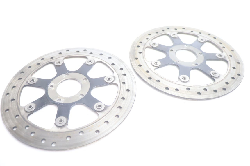 photo de BREMSSCHEIBE VORNE HARLEY DAVIDSON ROAD GLIDE FLTRXSE 1920 (2018 - 2022) - Oberflächenzustand und Material