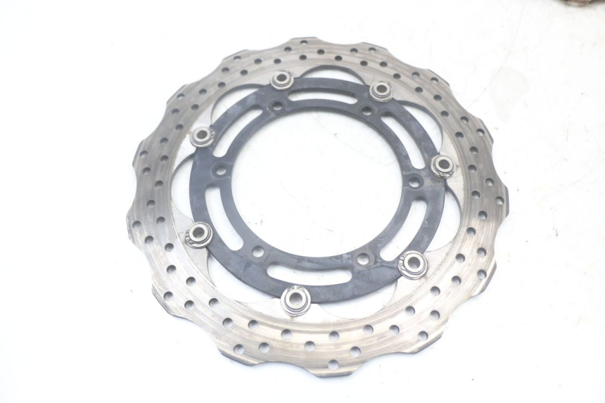 photo de VORDERE BREMSSCHEIBENSET YAMAHA TDM ABS 900 (2002 - 2014) - Details der Befestigungspunkte