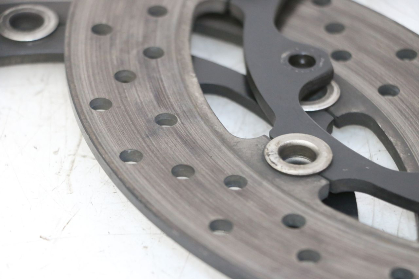 photo de VORDERE BREMSSCHEIBENSET YAMAHA TDM ABS 900 (2002 - 2014) - Details der Befestigungspunkte