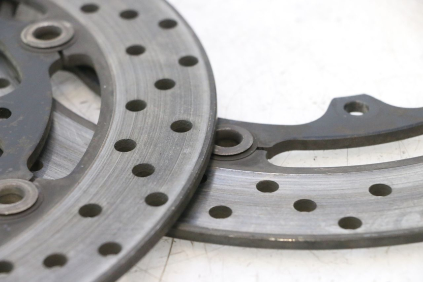 photo de BREMSSCHEIBE VORNE YAMAHA TDM ABS 900 (2002 - 2014) - Details der Befestigungspunkte