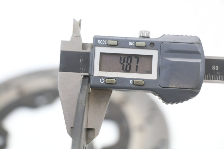 photo de VORDERE BREMSSCHEIBENPAAR KYMCO XCITING 250 (2006 - 2009) - Details der Befestigungspunkte