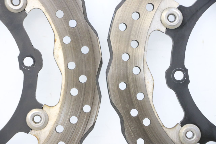 photo de BREMSSCHEIBE VORNE YAMAHA TRACER 7 700 (2020 - 2024) - Zoom auf Komponenten