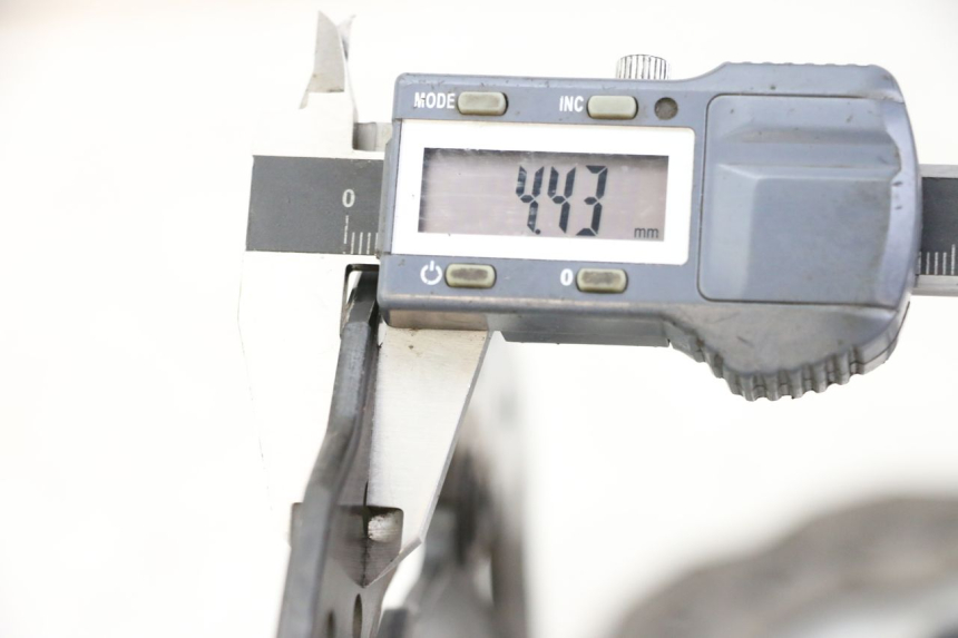 photo de BREMSSCHEIBE VORNE YAMAHA TRACER 7 700 (2020 - 2024) - Details der Befestigungspunkte