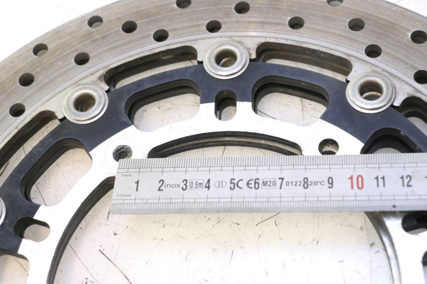 photo de BREMSSCHEIBE VORNE YAMAHA YZF R6 600 (2008 - 2009) - Zoom auf Komponenten