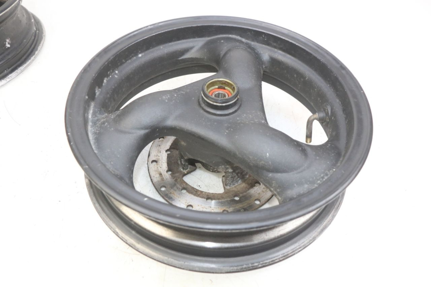 photo de FELGENPAAR KYMCO AGILITY 4T 50 (2005 - 2018) - Zoom auf Gebrauchszustand