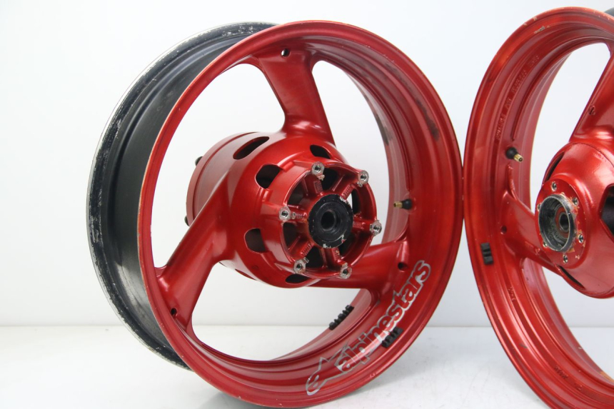 photo de FELGENPAAR YAMAHA FZS FAZER 600 (2001 - 2003) - Detailansicht des Bauteils