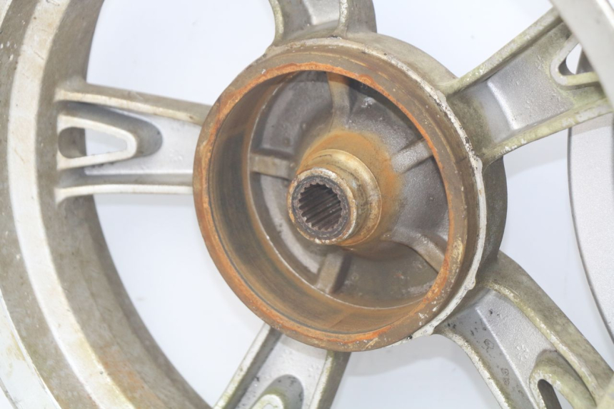 photo de FELGENPAAR PEUGEOT KISBEE 4T 50 (2010 - 2017) - Zoom auf Gebrauchszustand