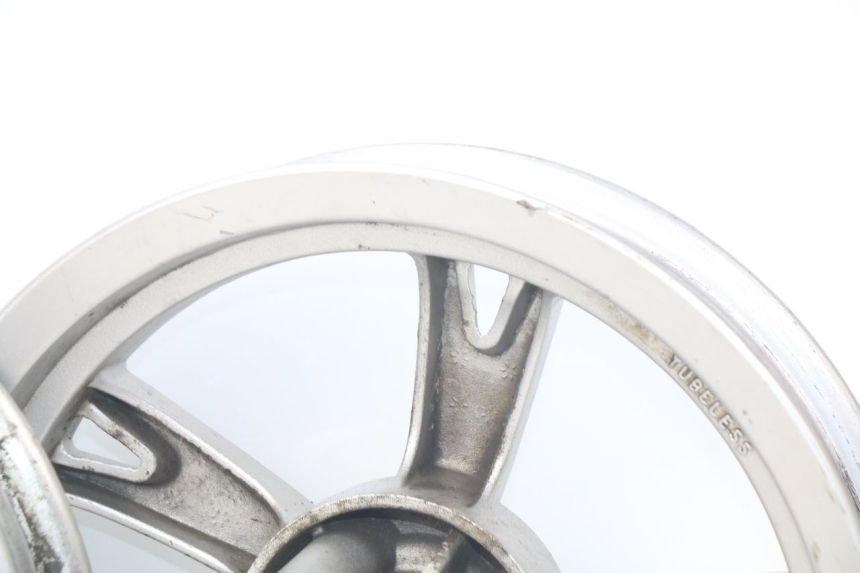 photo de FELGENPAAR PEUGEOT KISBEE 4T 50 (2010 - 2017) - Details der Befestigungspunkte