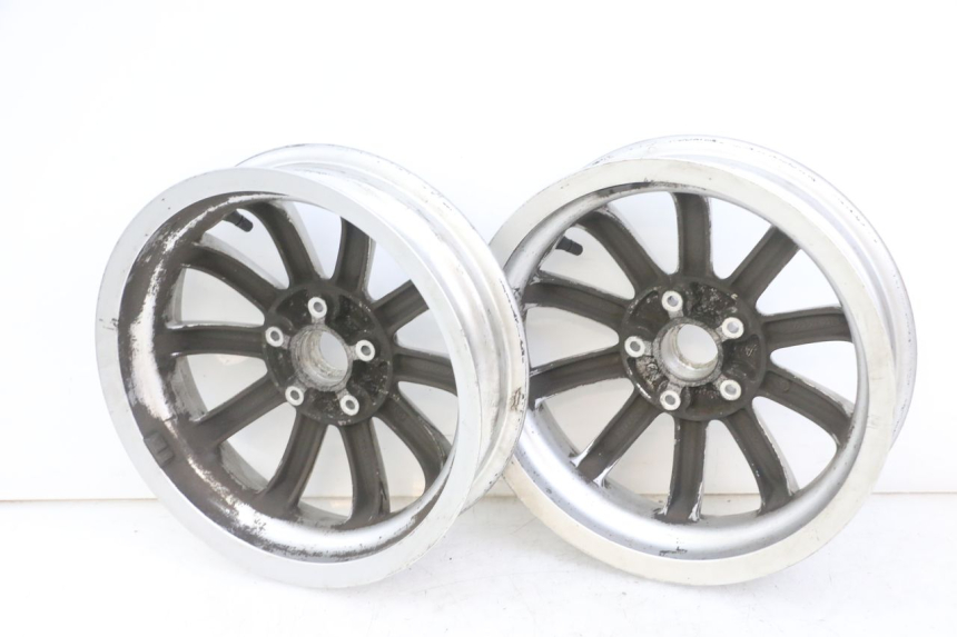 photo de PAAR FELGEN PIAGGIO MP3 LT 300 (2010 - 2016) - Zoom auf Komponenten