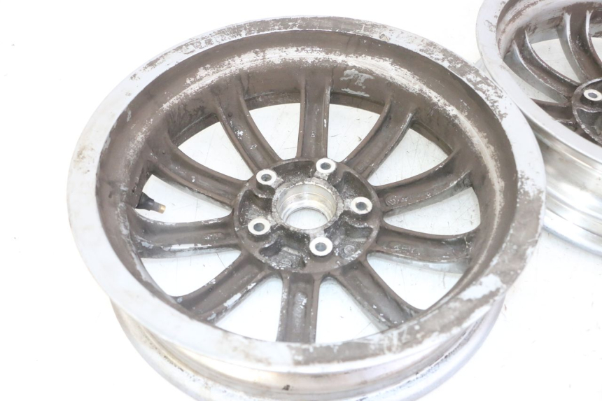 photo de FELGENPAAR PIAGGIO MP3 LT 300 (2010 - 2016) - Zoom auf Gebrauchszustand