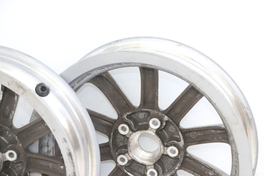 photo de FELGENPAAR PIAGGIO MP3 LT 300 (2010 - 2016) - Oberflächenzustand und Material