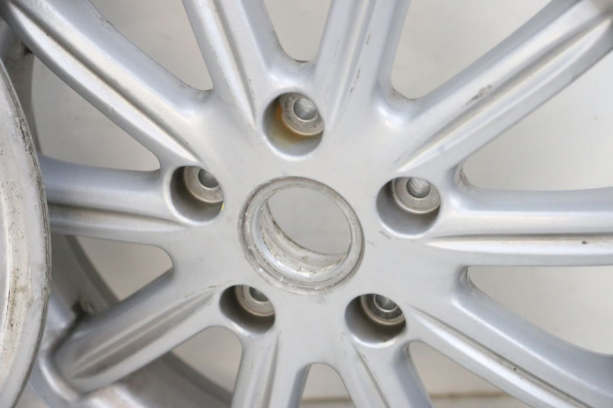 photo de FELGE PAAR PIAGGIO MP3 RL 250 (2006 - 2010) - Zoom auf Gebrauchszustand