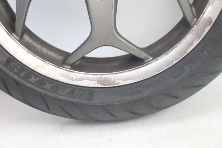 photo de FELGE PAAR PIAGGIO MP3 500 (2016 - 2018) - Details der Befestigungspunkte