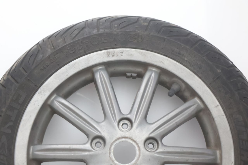 photo de FELGE PAAR PIAGGIO MP3 125 (2006 - 2014) - Details der Befestigungspunkte