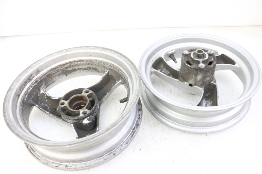 photo de FELGE PAAR PEUGEOT ELYSTAR 50 (2002 - 2014) - Zoom auf Gebrauchszustand