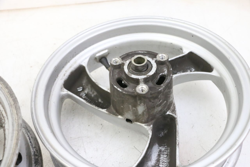 photo de FELGE PAAR PEUGEOT ELYSTAR 50 (2002 - 2014) - Gesamtansicht des Produkts