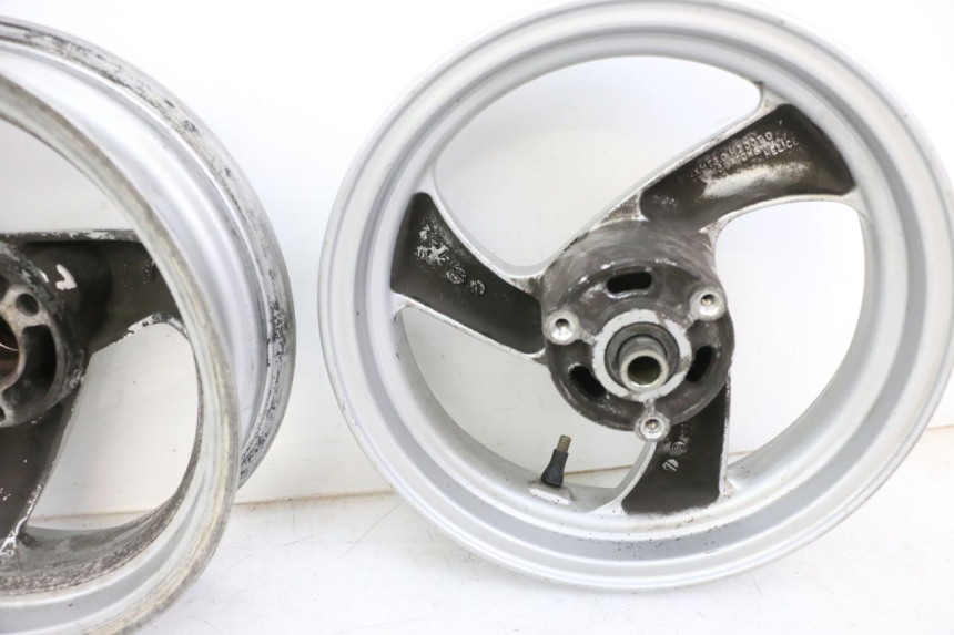 photo de FELGE PAAR PEUGEOT ELYSTAR 50 (2002 - 2014) - Kennzeichnungen und Originalreferenzen