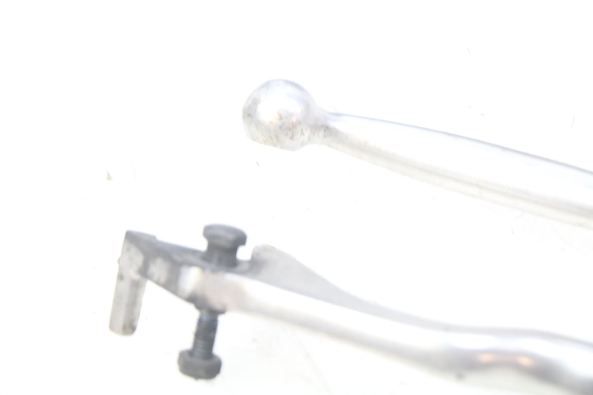 photo de BREMSHEBELPAAR SUZUKI BURGMAN 125 (2007 - 2014) - Details der Befestigungspunkte