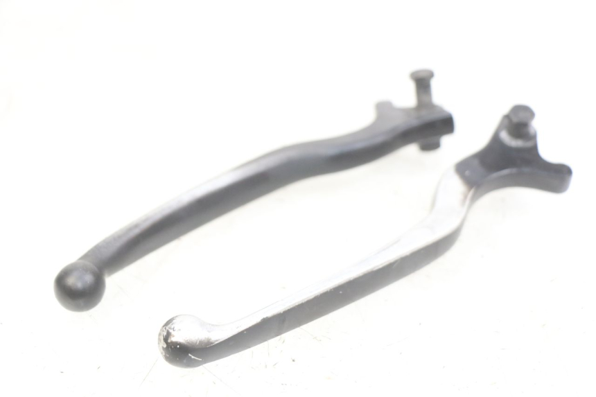 photo de BREMSHEBELPAAR PIAGGIO XEVO - X EVO 125 (2007 - 2017) - Zoom auf Gebrauchszustand