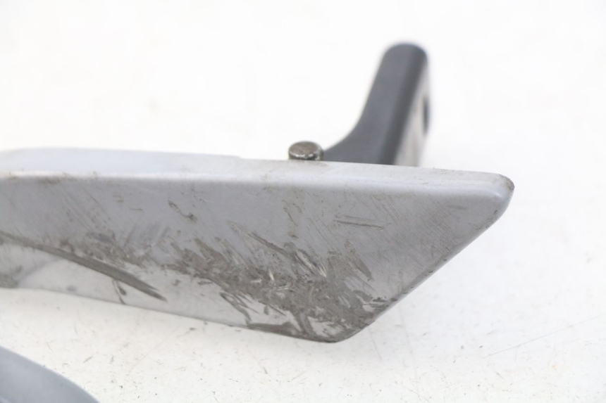 photo de FUSSRASTEN PLATTE HINTEN PIAGGIO LIBERTY IGET 4T 50 (2015 - 2020) - Details der Befestigungspunkte