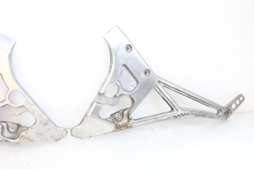 photo de VORDERE FUßRASTENHALTERUNGSPAR. YAMAHA FJ 3CX 1200 (1986 - 1996) - Zoom auf Komponenten