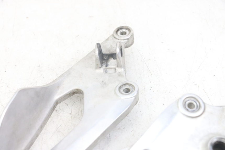 photo de VORDERE FUßRASTENHALTERUNGSPAR. YAMAHA TDM ABS 900 (2002 - 2014) - Geprüftes Gebrauchtteil