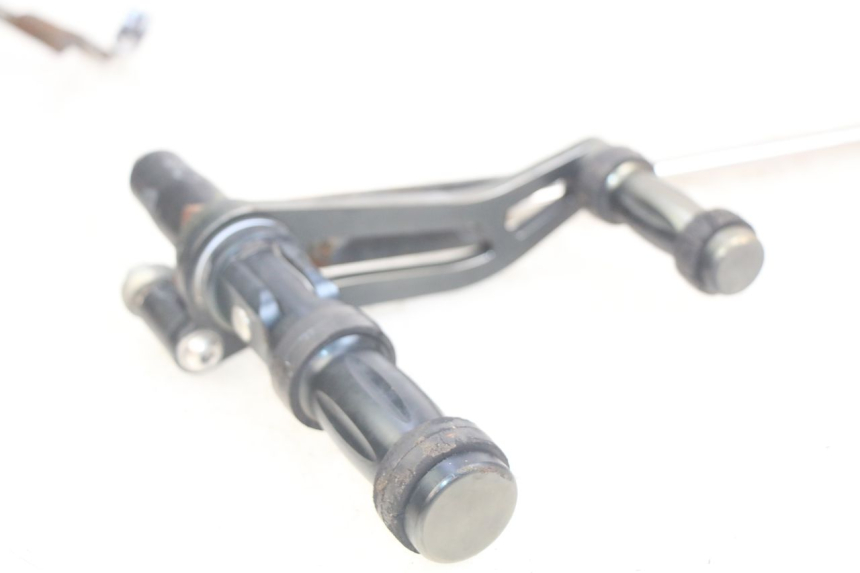 photo de VORDERE FUßRASTENHALTERUNGSSATZ DAELIM VL DAYSTAR 125 (2000 - 2011) - Weitere Ansicht des Artikels