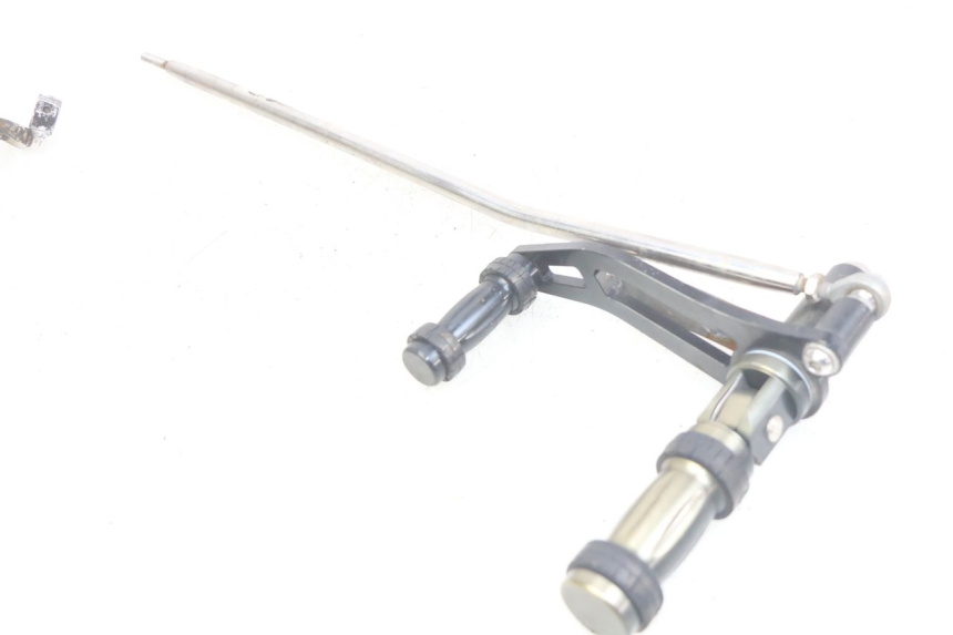 photo de VORDERE FUßRASTENHALTERUNGSSATZ DAELIM VL DAYSTAR 125 (2000 - 2011) - Oberflächenzustand und Material