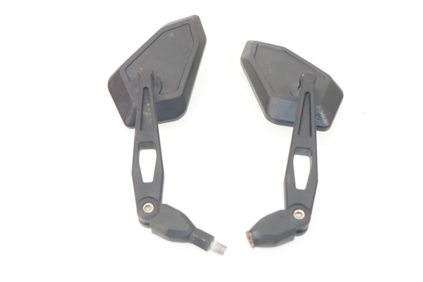 photo de SPIEGEL PAAR HONDA CBF 500 (2004 - 2007) - Details der Befestigungspunkte