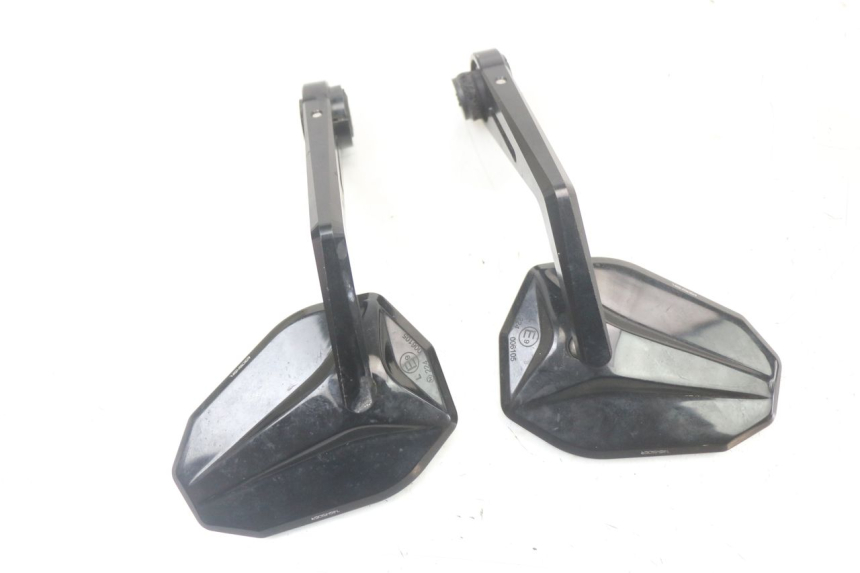 photo de SPIEGEL PAAR SUZUKI GSR 750 (2011 - 2017) - Detailansicht des Bauteils