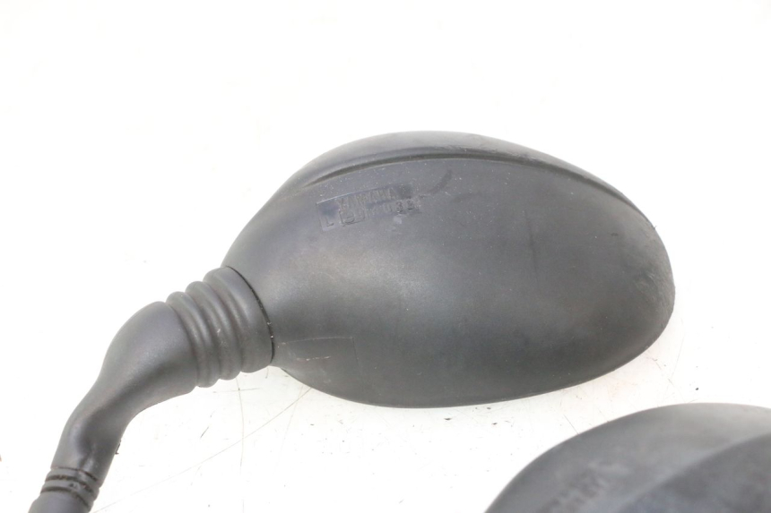 photo de SPIEGEL PAAR YAMAHA YP MAJESTY 125 (1998 - 2001) - Hochauflösende Nahaufnahme
