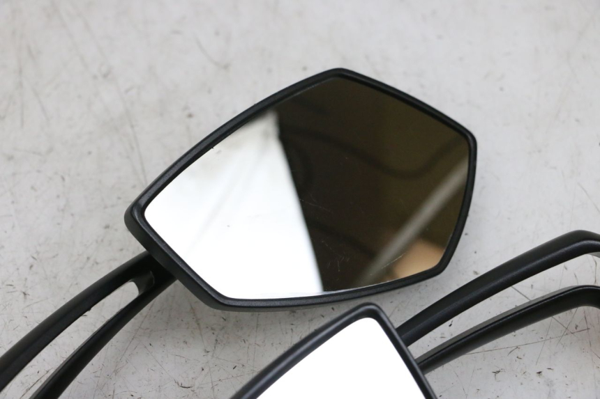 photo de SPIEGEL PAAR KAWASAKI ZR 7 750 (1999 - 2004) - Detailansicht des Bauteils