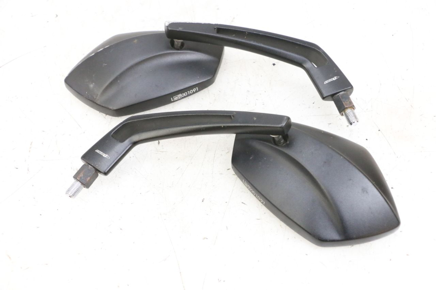 photo de SPIEGEL PAAR KAWASAKI ZR 7 750 (1999 - 2004) - Weitere Ansicht des Artikels