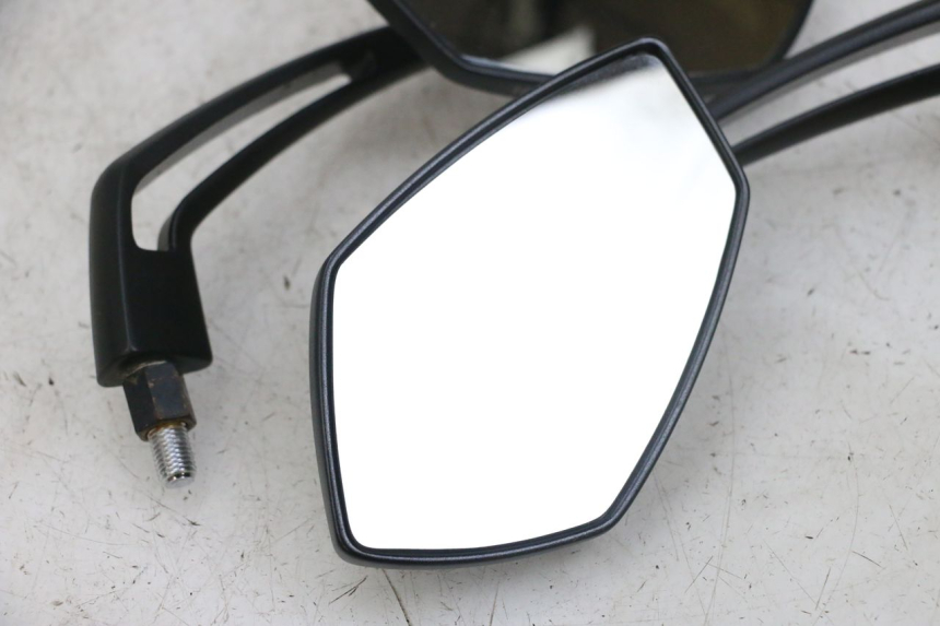 photo de SPIEGEL PAAR KAWASAKI ZR 7 750 (1999 - 2004) - Zoom auf Gebrauchszustand