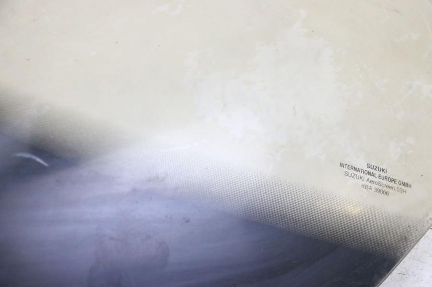 photo de WINDSCHUTZSCHEIBE SUZUKI BURGMAN 125 (2007 - 2014) - Charakteristische Merkmale