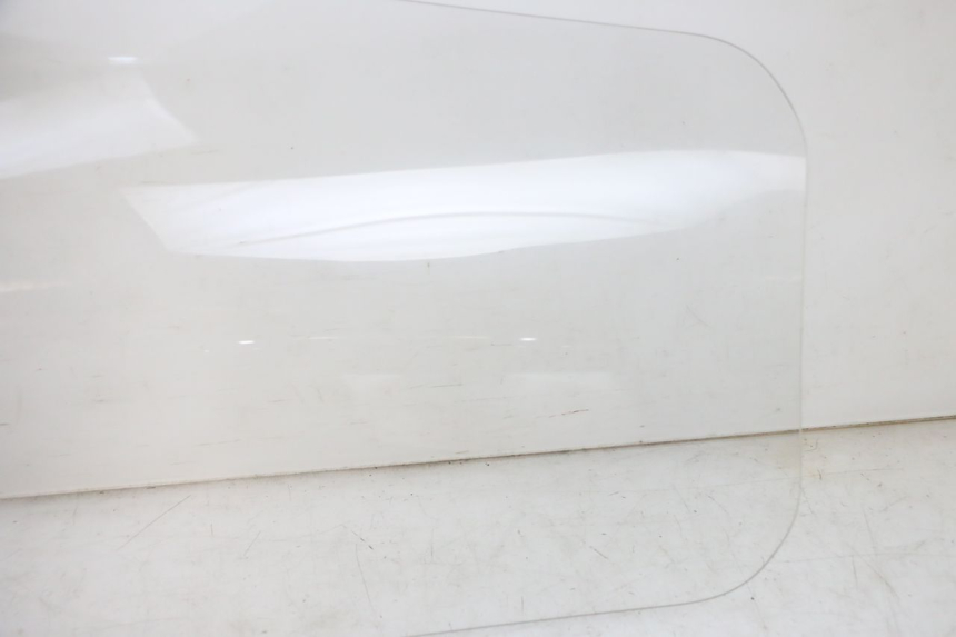 photo de WINDSCHUTZSCHEIBE SUZUKI BURGMAN 125 (2007 - 2014) - Ergänzendes Produktfoto