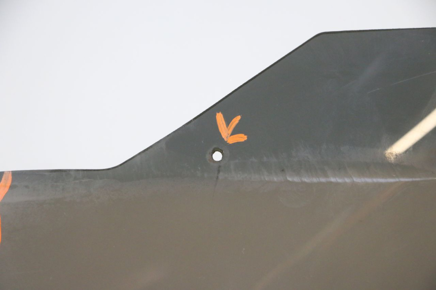 photo de WINDSCHUTZSCHEIBE PEUGEOT CITYSTAR 50 (2013 - 2017) - Details der Befestigungspunkte