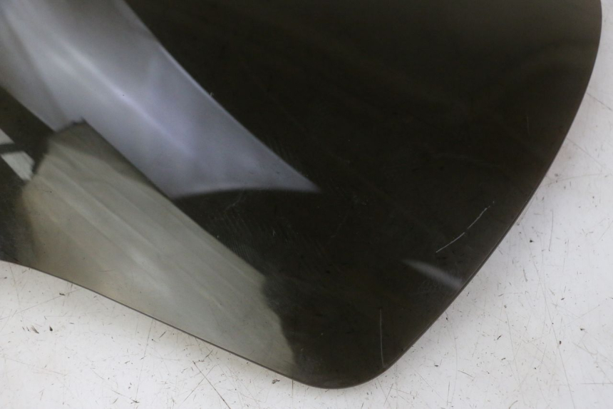 photo de WINDSCHUTZSCHEIBE PEUGEOT CITYSTAR 50 (2013 - 2017) - Details der Befestigungspunkte