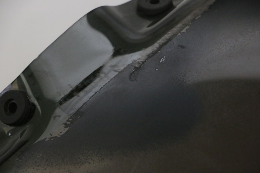 photo de WINDSCHUTZSCHEIBE PEUGEOT CITYSTAR 50 (2013 - 2017) - Zoom auf Komponenten