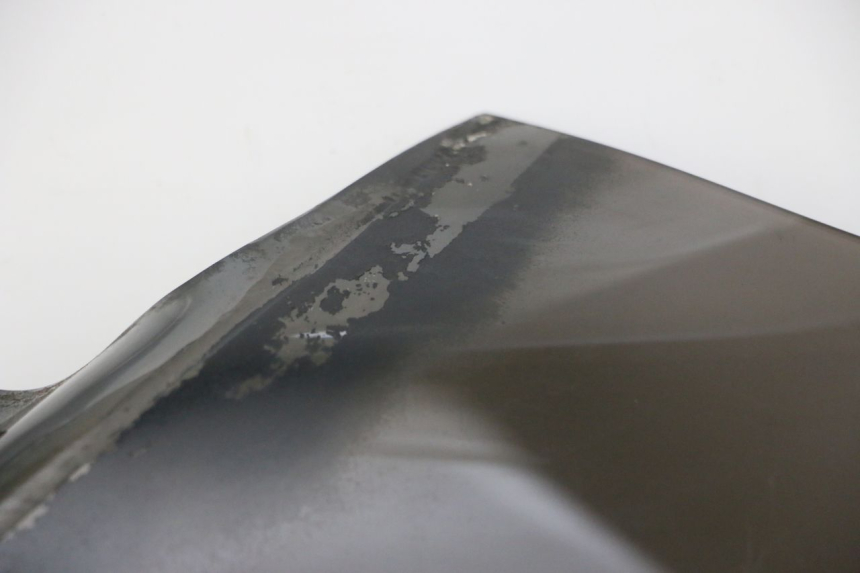 photo de WINDSCHUTZSCHEIBE PEUGEOT CITYSTAR 50 (2013 - 2017) - Fokus auf die Struktur