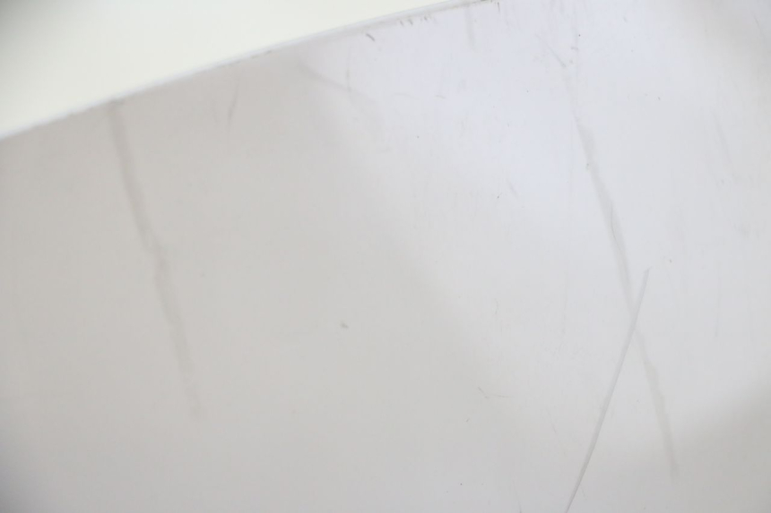 photo de WINDSCHUTZSCHEIBE PEUGEOT ELYSTAR 125 (2002 - 2007) - Zoom auf Gebrauchszustand