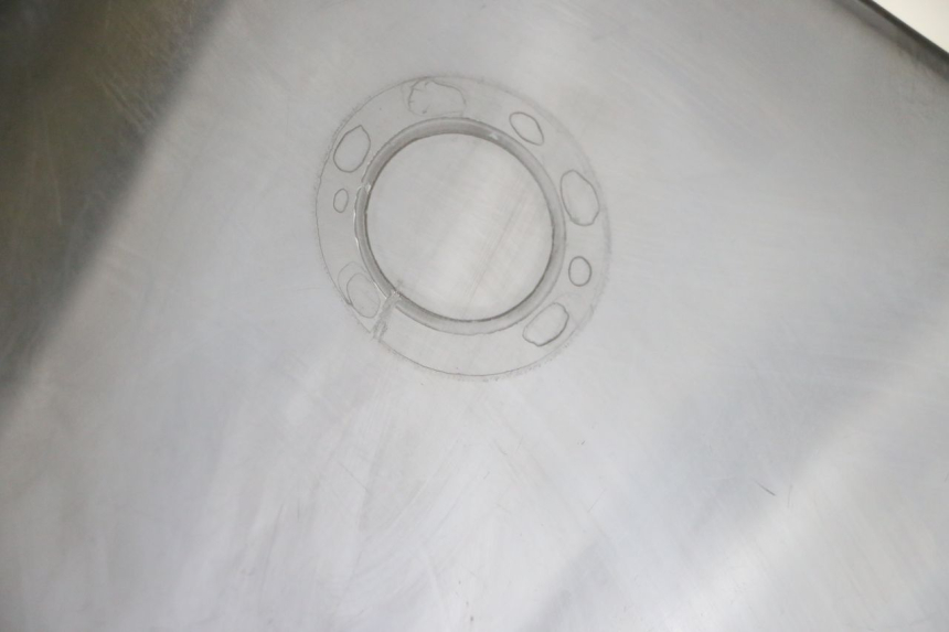 photo de WINDSCHUTZSCHEIBE PEUGEOT ELYSTAR 50 (2002 - 2014) - Details der Befestigungspunkte