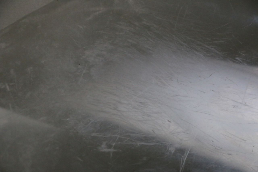 photo de WINDSCHUTZSCHEIBE PEUGEOT ELYSTAR 50 (2002 - 2014) - Details der Befestigungspunkte