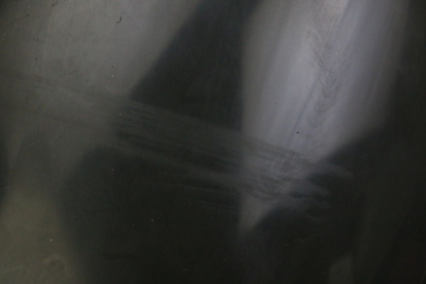 photo de WINDSCHUTZSCHEIBE PEUGEOT ELYSTAR 50 (2002 - 2014) - Hochauflösende Nahaufnahme