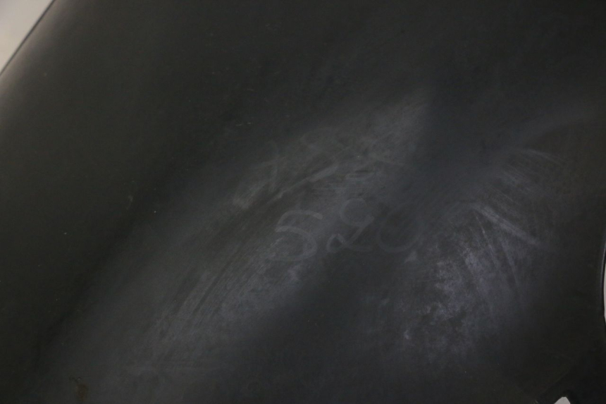 photo de WINDSCHUTZSCHEIBE PEUGEOT ELYSTAR 50 (2002 - 2014) - Hochauflösende Nahaufnahme