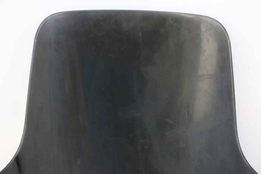 photo de WINDSCHUTZSCHEIBE PEUGEOT ELYSTAR 50 (2002 - 2014) - Fokus auf die Struktur