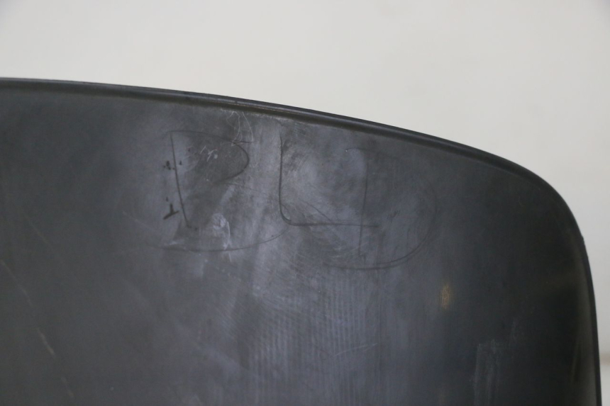 photo de WINDSCHUTZSCHEIBE PEUGEOT ELYSTAR 50 (2002 - 2014) - Zoom auf Gebrauchszustand