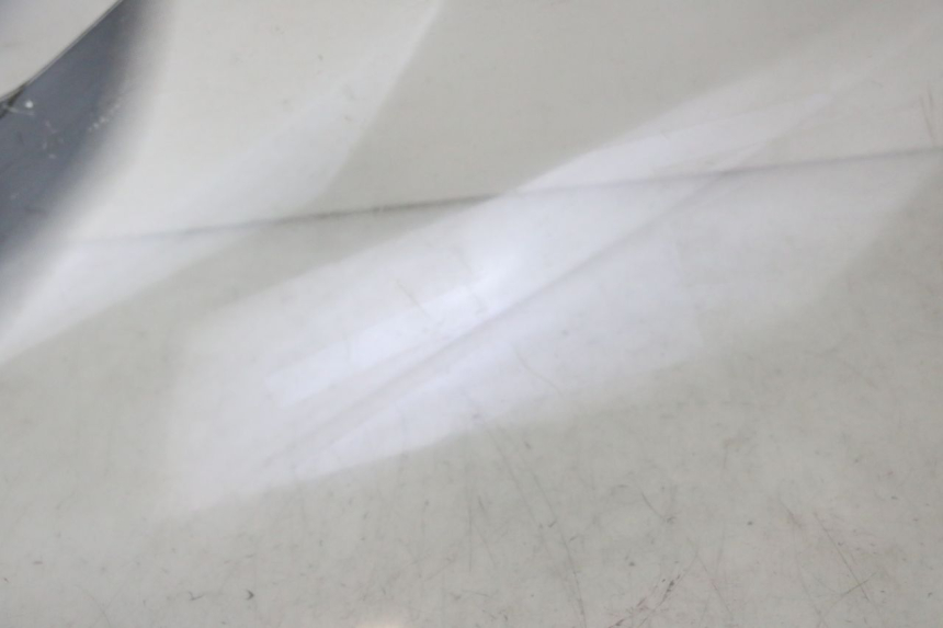 photo de WINDSCHUTZSCHEIBE HONDA FES S-WING SWING ABS 125 (2007 - 2015) - Details der Befestigungspunkte